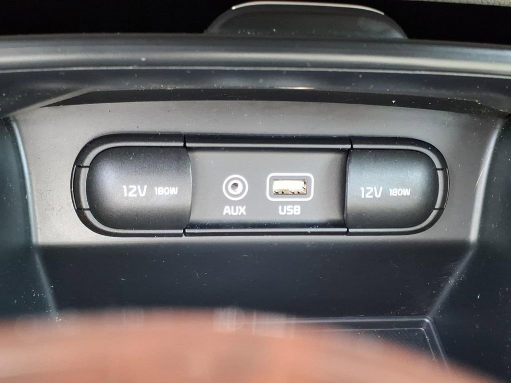 Used 2018 Kia Sorento LX w/ LX V6 Convenience Package image 14