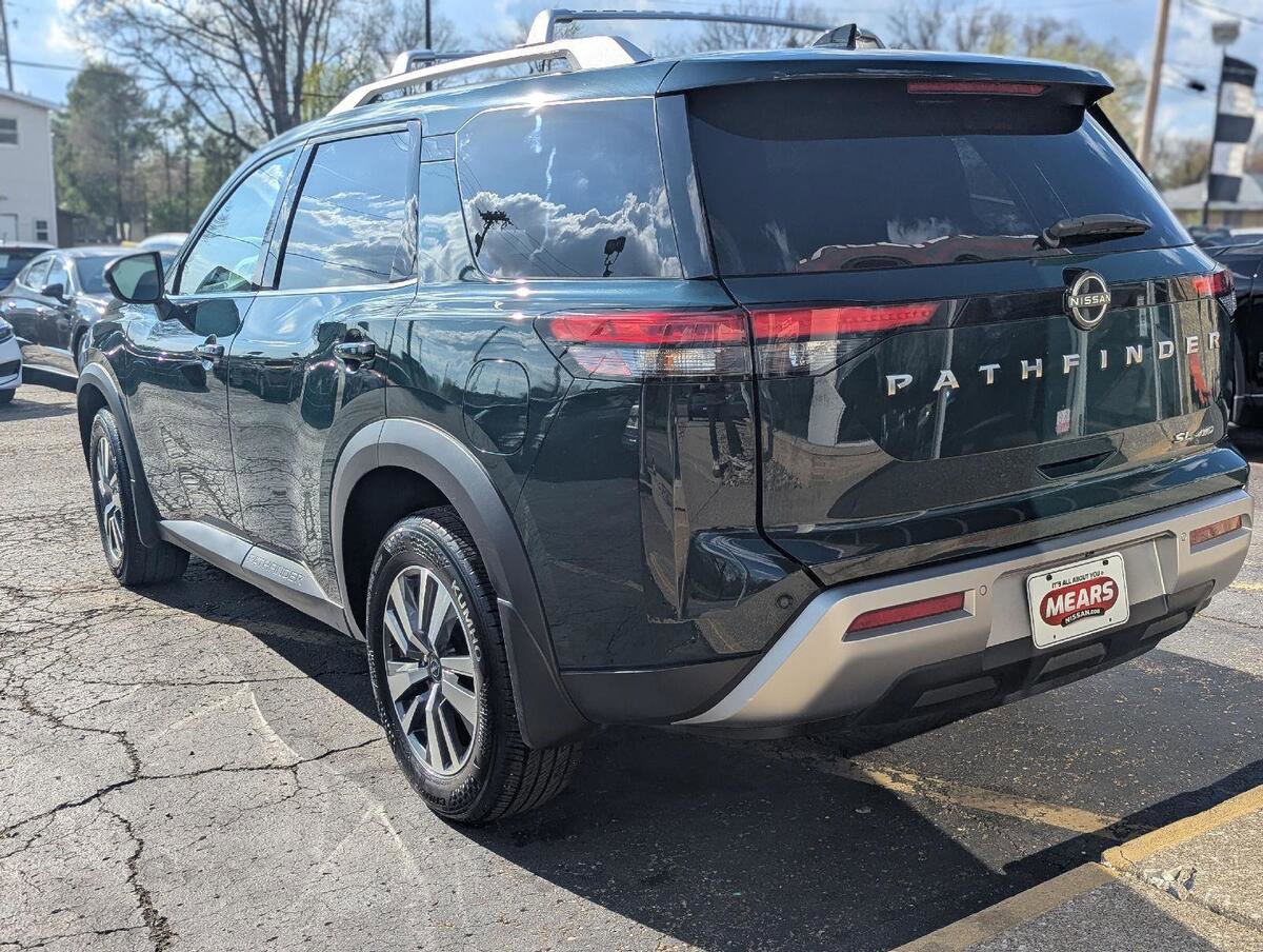 Used 2024 Nissan Pathfinder SL AWD/4WD image 8
