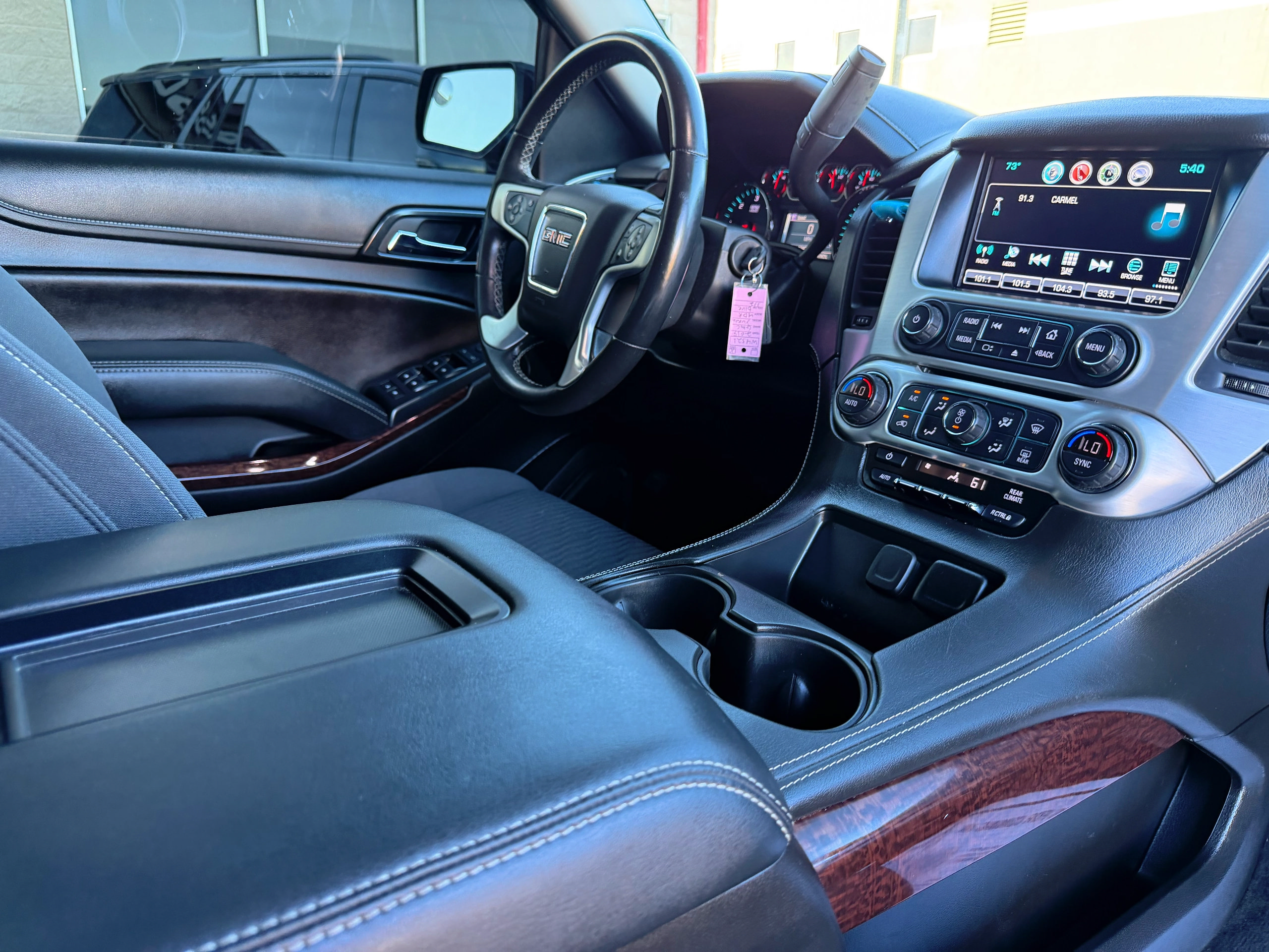 Used 2019 GMC Yukon SLE w/ SLE Value Package AWD/4WD image 6