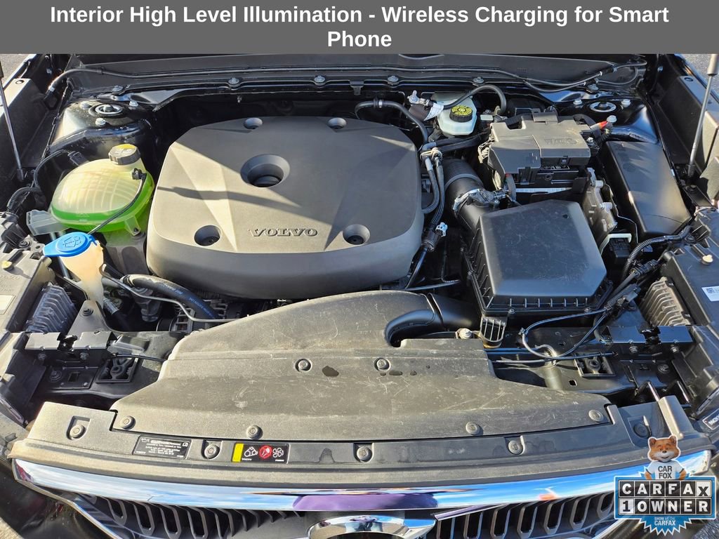 Used 2019 Volvo XC40 T4 Momentum image 19