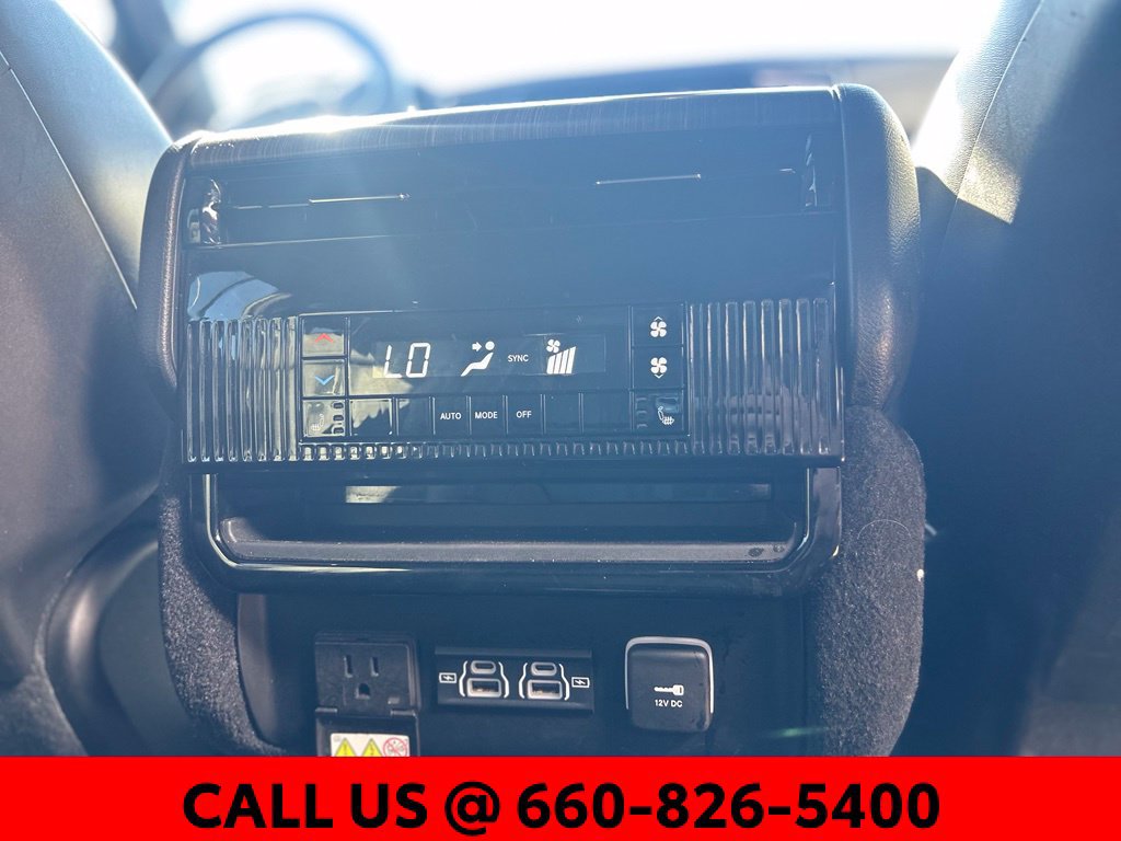 Used 2024 Jeep Wagoneer L Series II w/ Flexible Seating Group AWD/4WD image 9