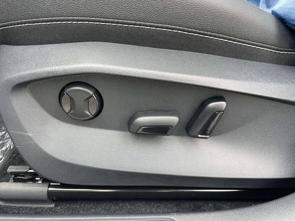 New 2026 Volkswagen Taos SEL AWD/4WD image 18
