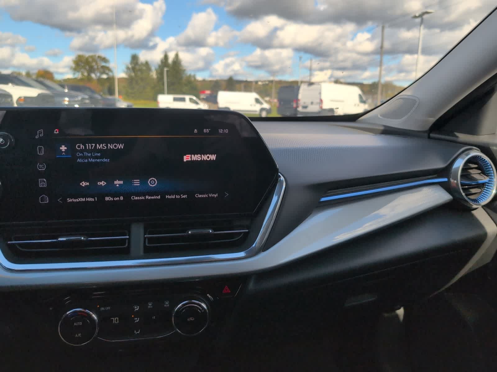 Used 2025 Chevrolet Trax LT FWD image 20