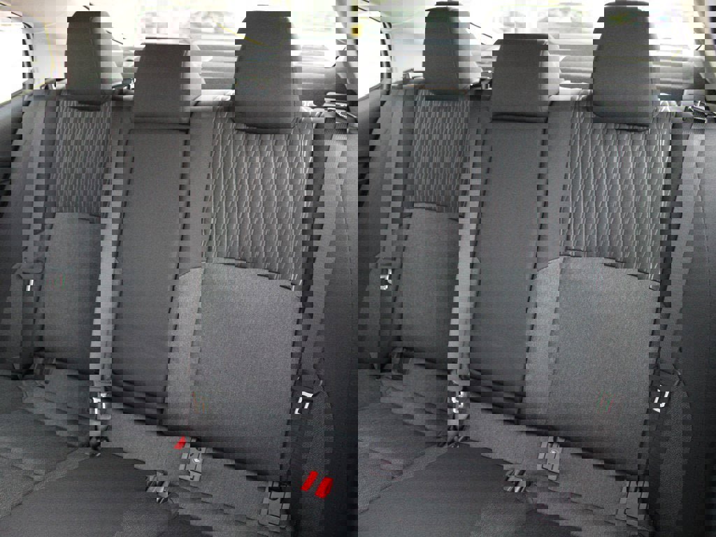 Used 2025 Toyota Camry LE image 7