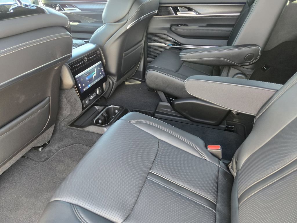 New 2026 Jeep Grand Wagoneer Summit w/ Premium Group III image 15