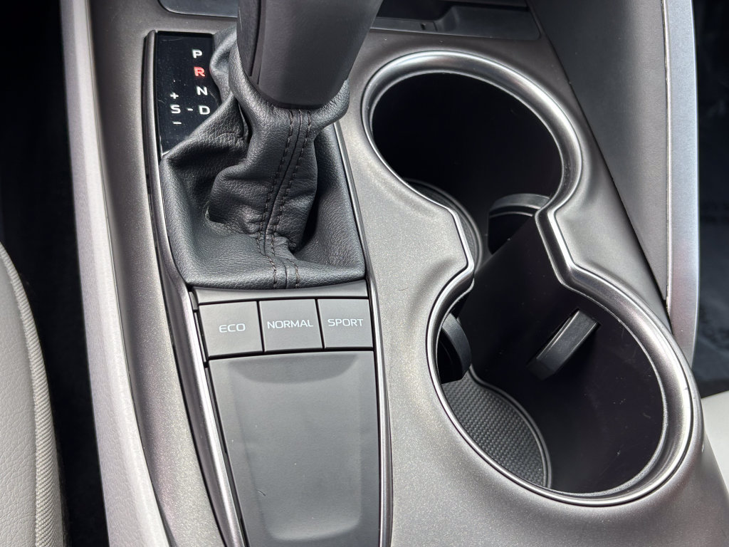Used 2024 Toyota Camry SE FWD image 29