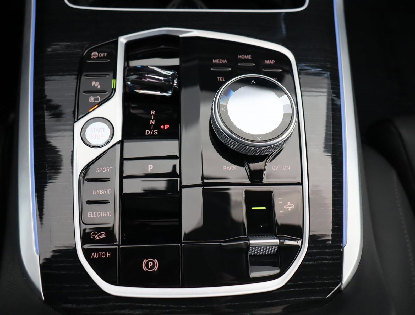 Used 2024 BMW X5 xDrive50e w/ Executive Package image 14