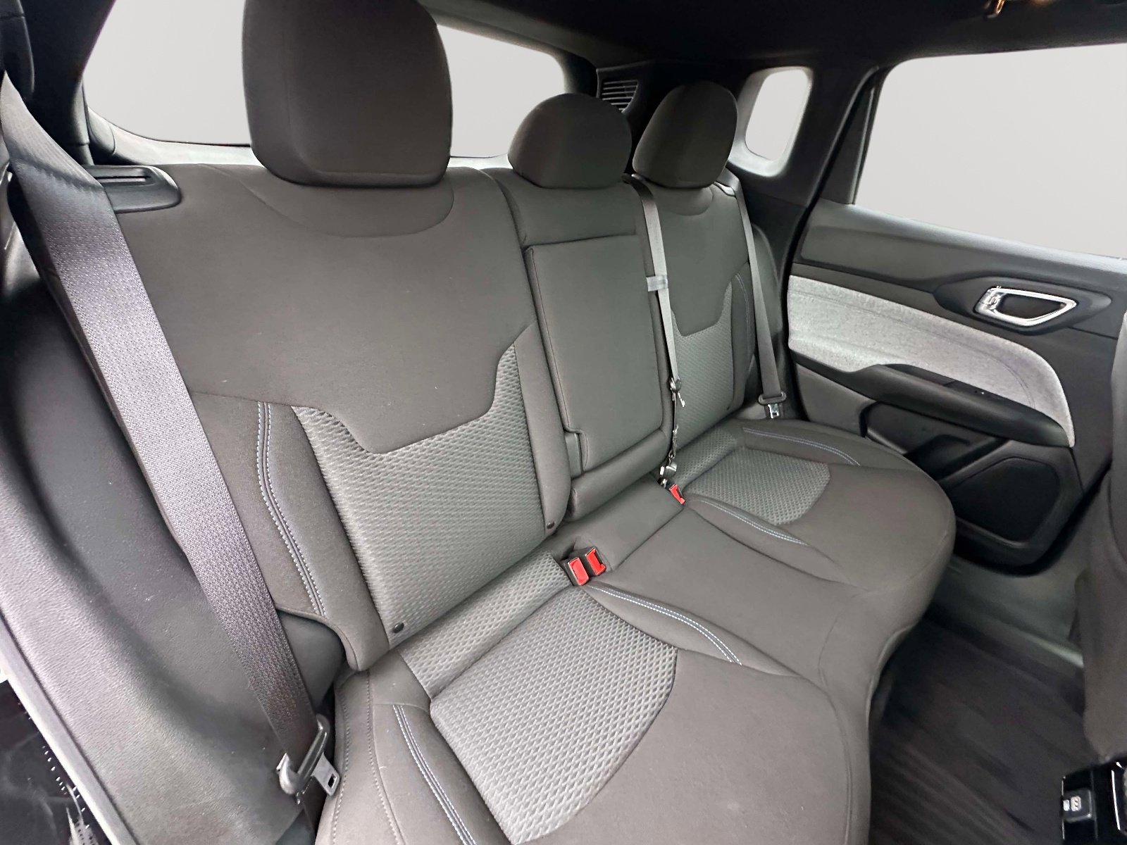 Used 2023 Jeep Compass Sport image 24