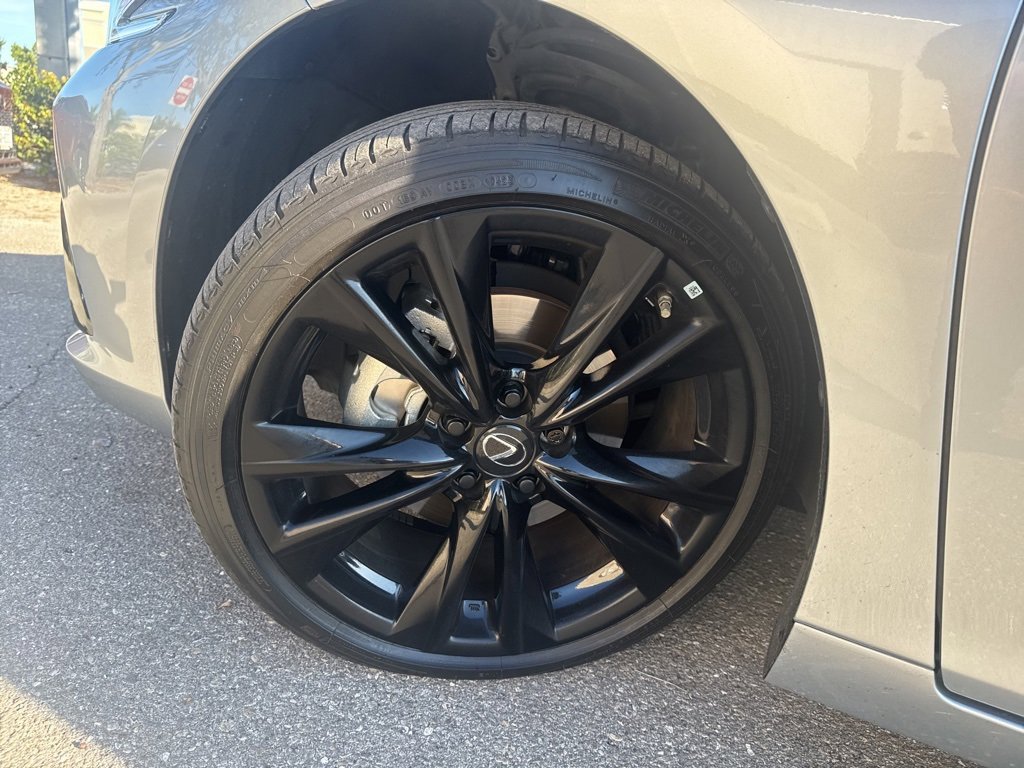 Used 2023 Lexus ES 300h F Sport image 10