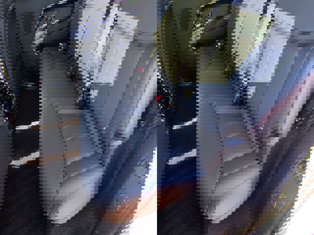 New 2026 Land Rover Range Rover Long Wheelbase SE image 20