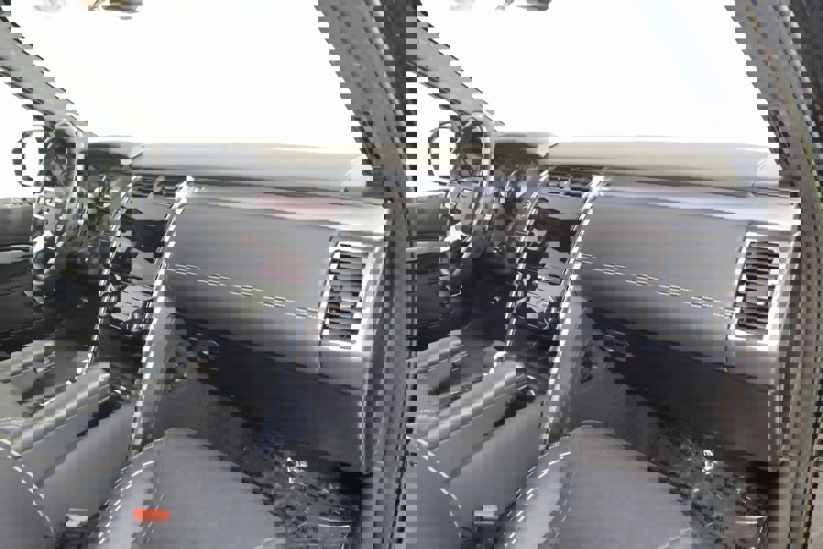 Used 2023 Land Rover Discovery S R-Dynamic image 46