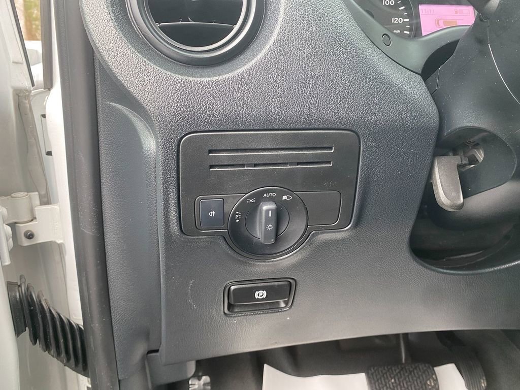 Used 2017 Mercedes-Benz Metris image 14