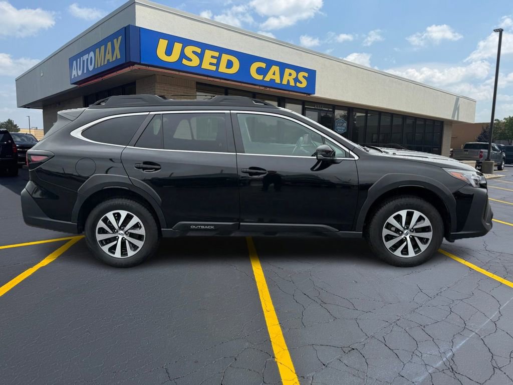 Used 2025 Subaru Outback Premium w/ Popular Package #1A AWD/4WD image 2