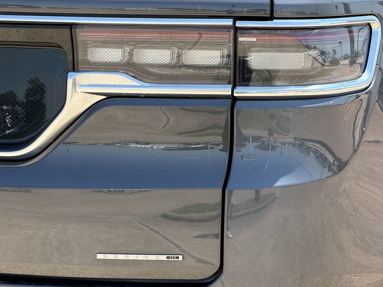 Used 2024 Jeep Grand Wagoneer Series III w/ Rear Seat Video Group 1 AWD/4WD image 11
