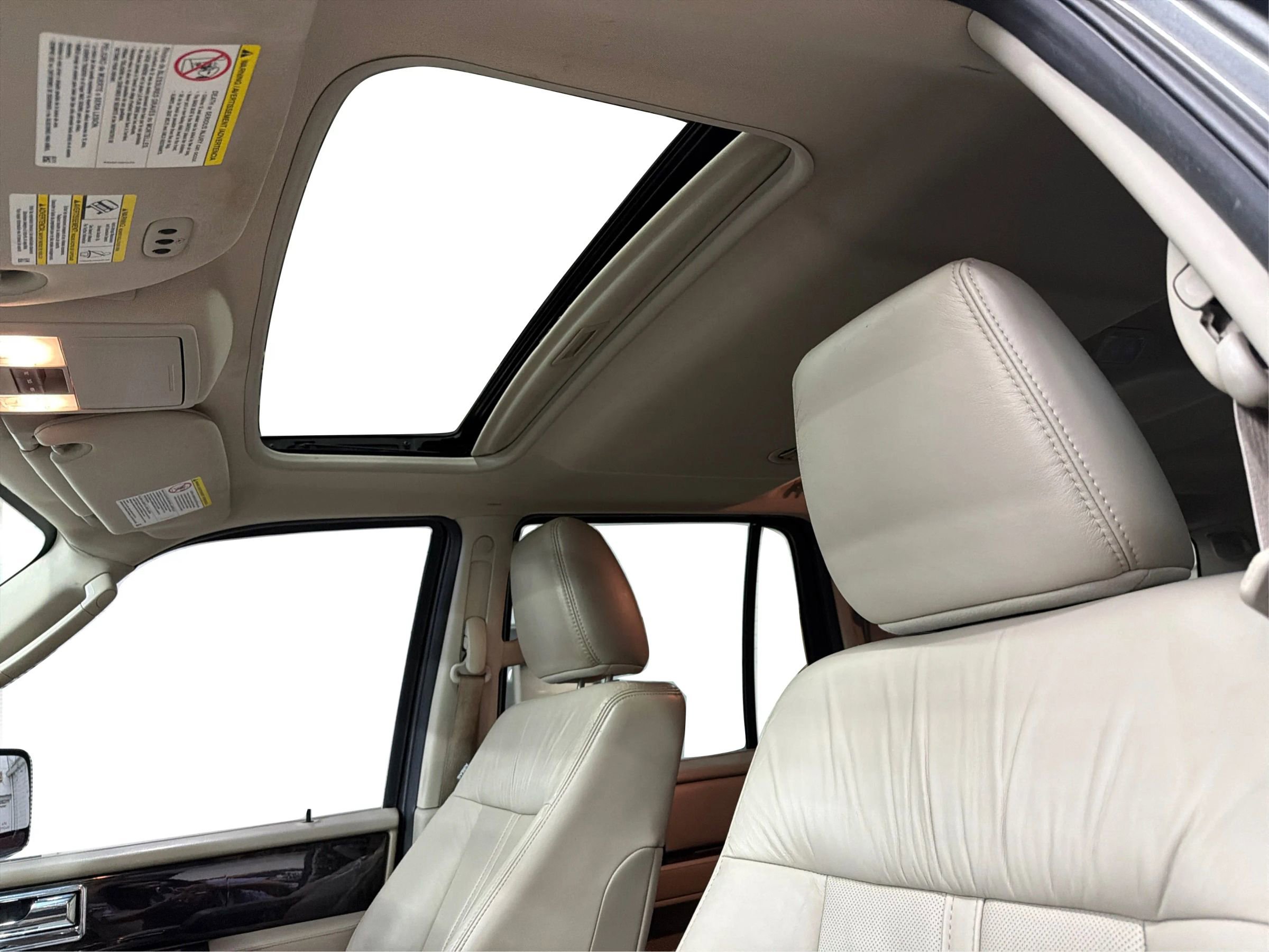 Used 2016 Lincoln Navigator L Select RWD image 20