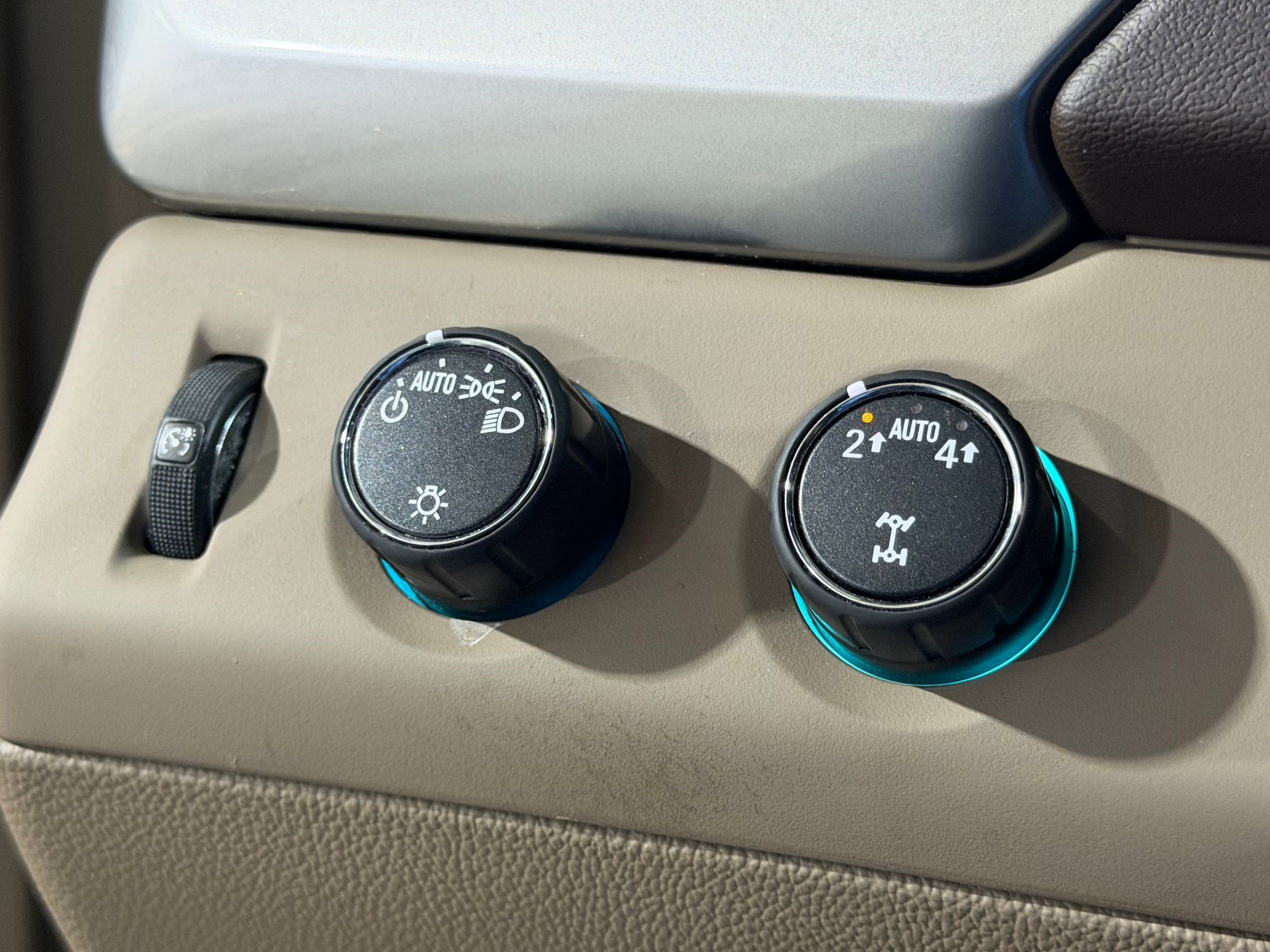 Used 2019 Chevrolet Suburban LT image 15