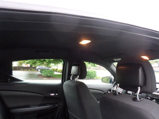 Used 2012 Dodge Avenger SE FWD image 25
