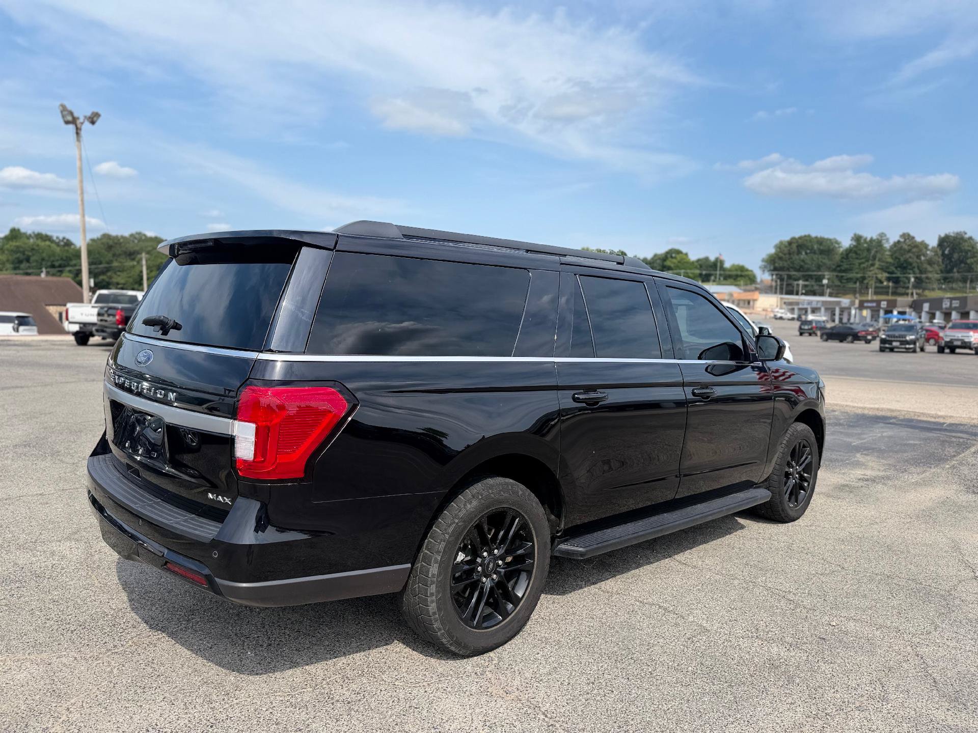 Used 2024 Ford Expedition Max XLT AWD/4WD image 5