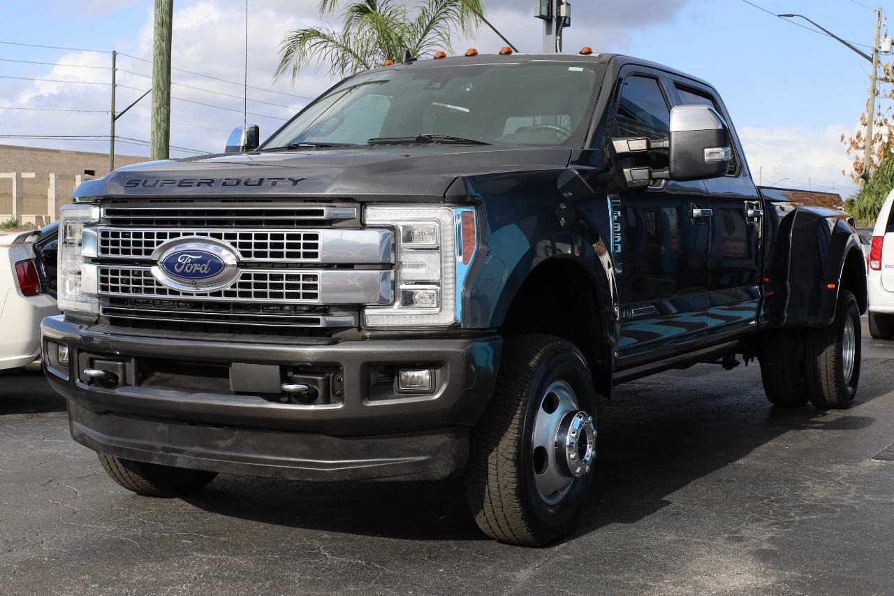 Used 2019 Ford F350 Platinum w/ Platinum Ultimate Package AWD/4WD image 2