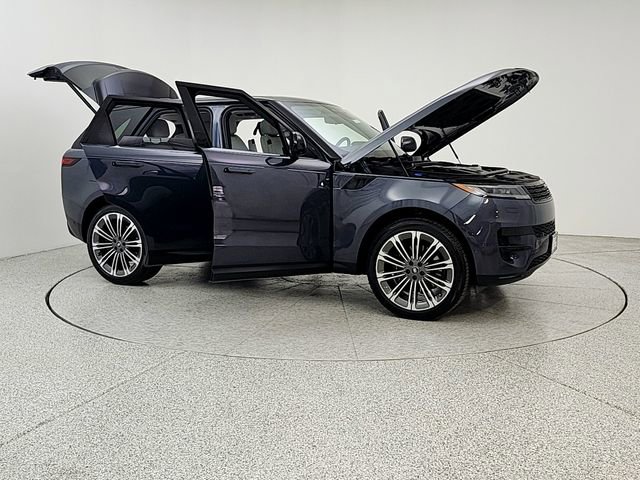 Certified 2024 Land Rover Range Rover Sport SE image 10