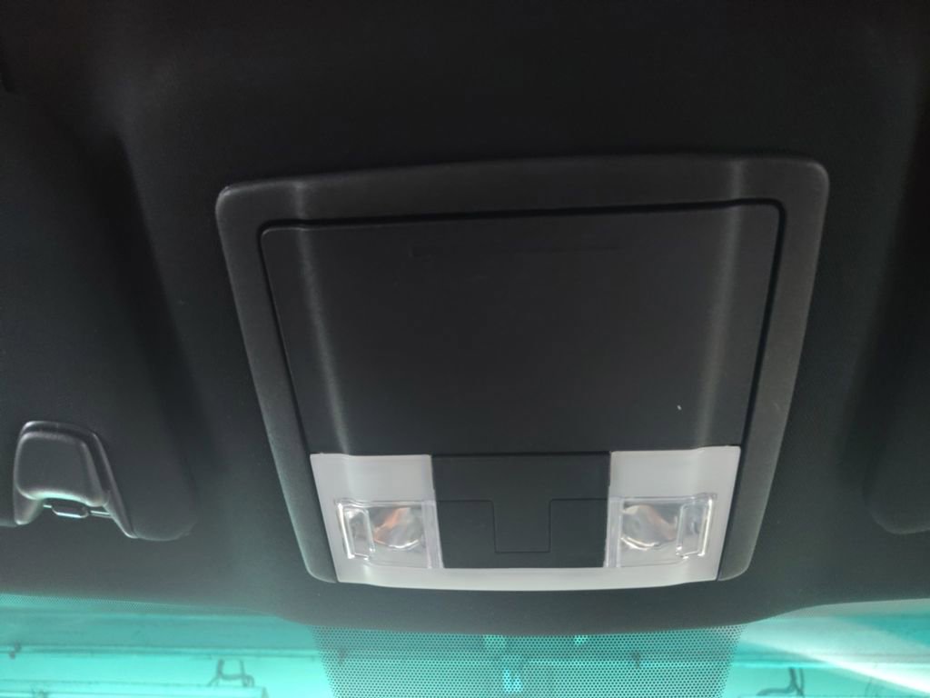 Used 2017 Ford Explorer XLT image 7