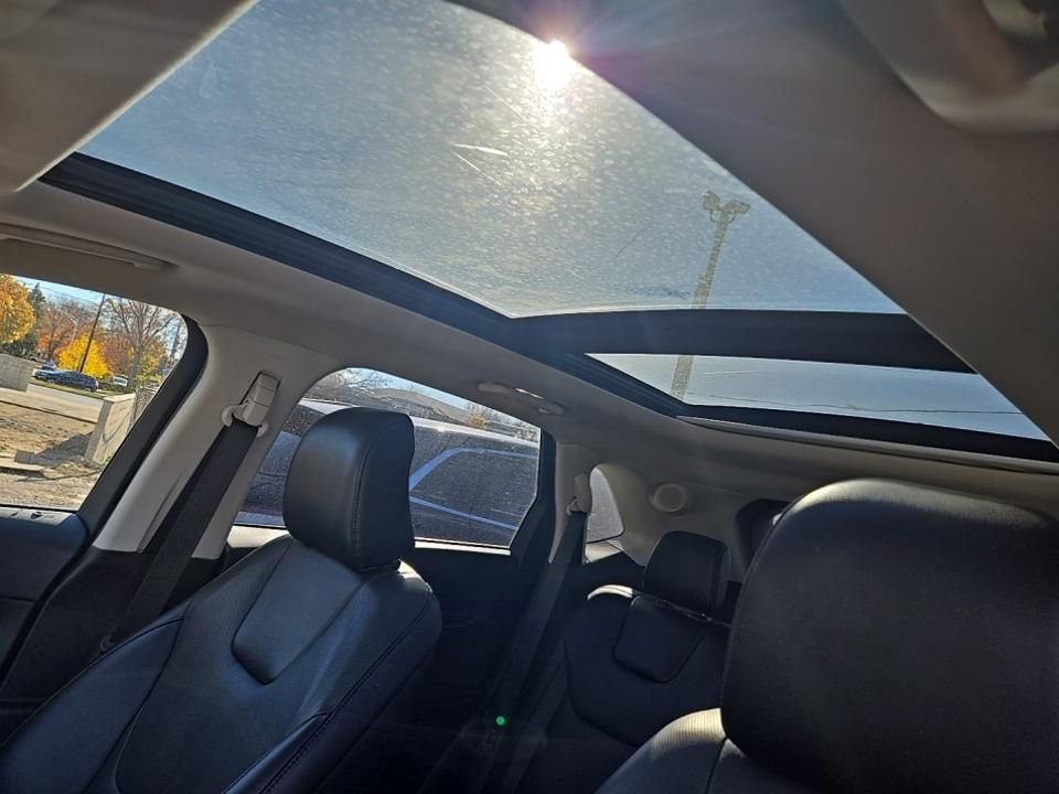 Used 2022 Ford Escape SE w/ SE Sport Appearance Package image 14