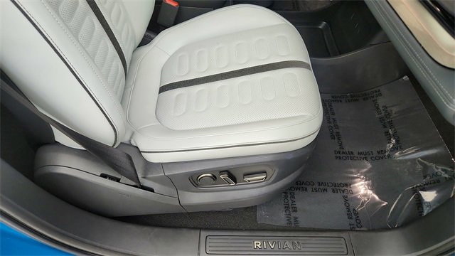 Used 2024 Rivian R1S Launch Edition image 23