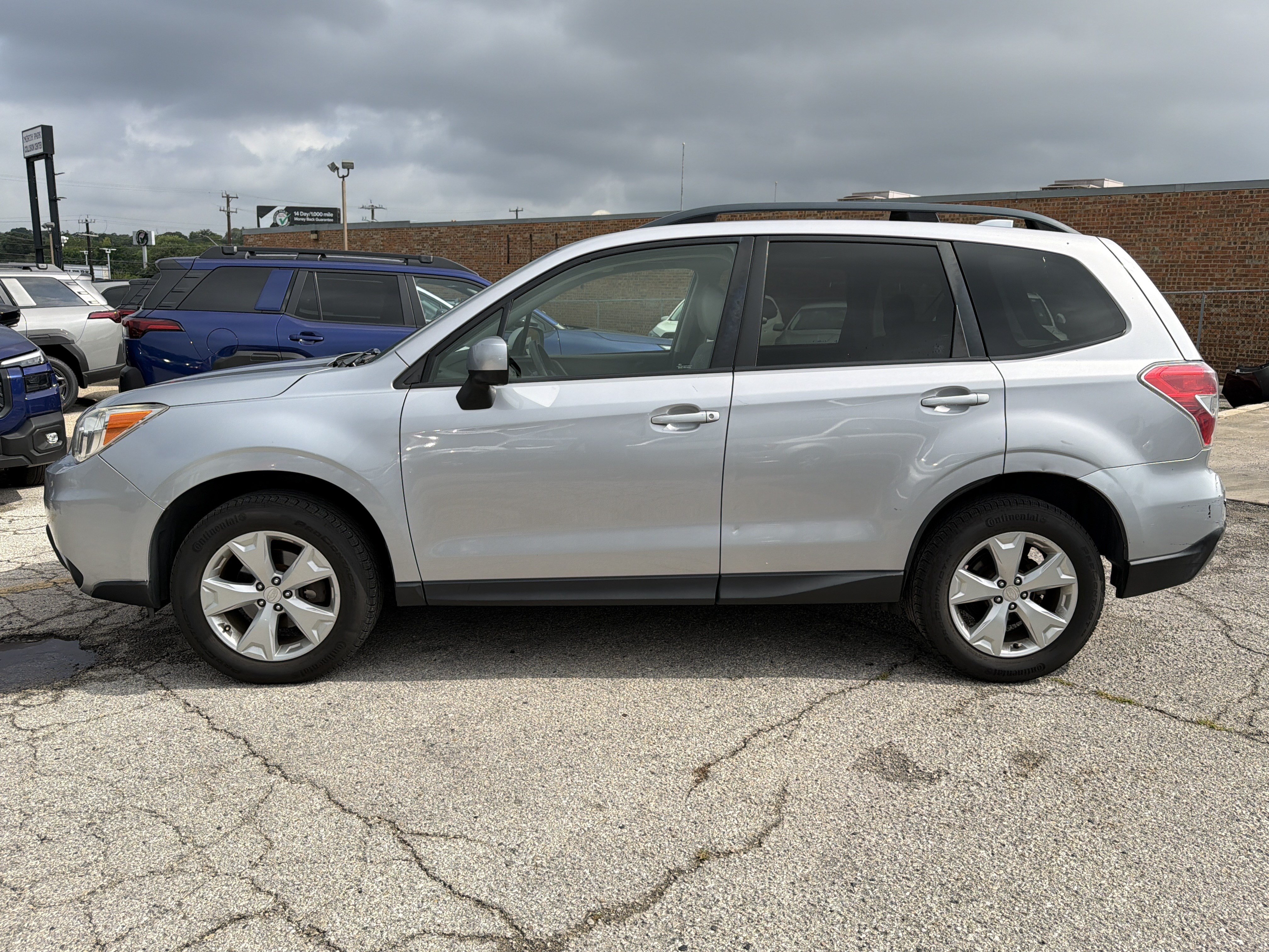 Used 2016 Subaru Forester 2.5i Premium w/ Popular Package #2 AWD/4WD image 6