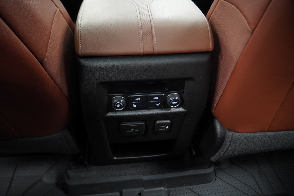 Used 2019 Chevrolet Traverse High Country w/ LPO, Floor Liner Package AWD/4WD image 27