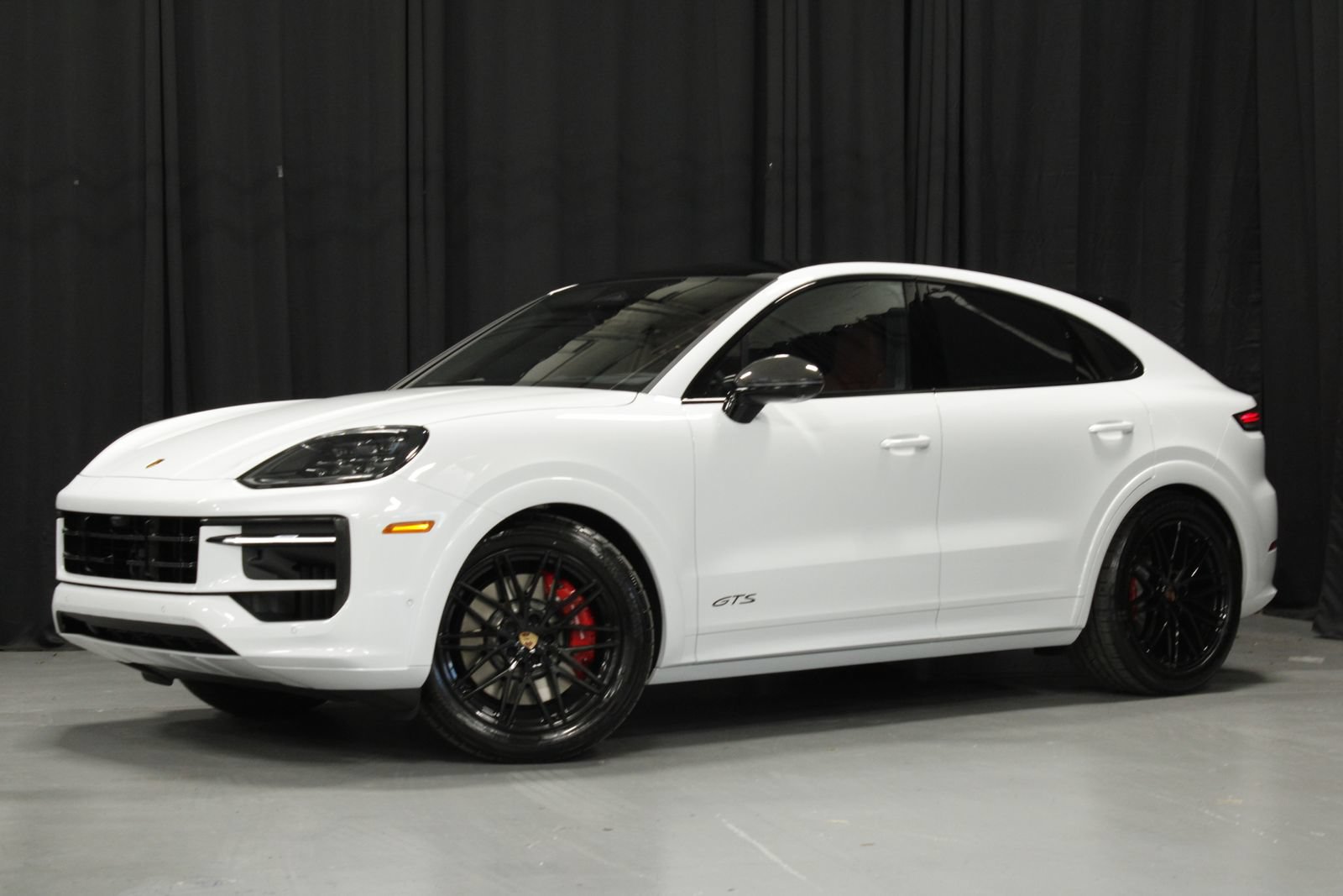 New 2026 Porsche Cayenne GTS AWD/4WD image 1