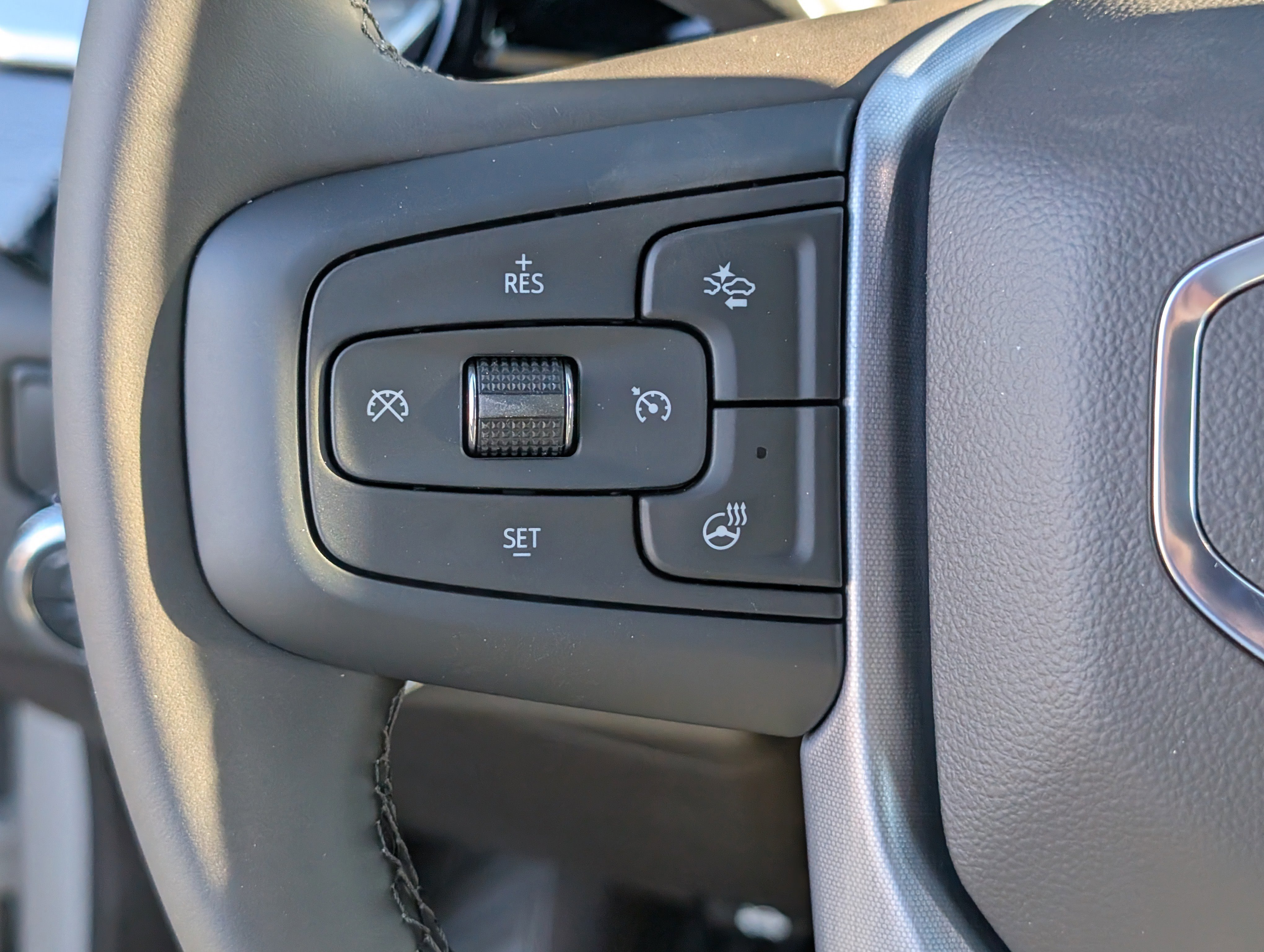 New 2026 GMC Sierra 1500 SLE image 18