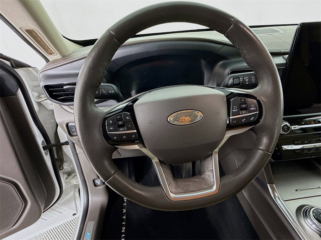 Used 2022 Ford Explorer Platinum w/ Equipment Group 601A image 12