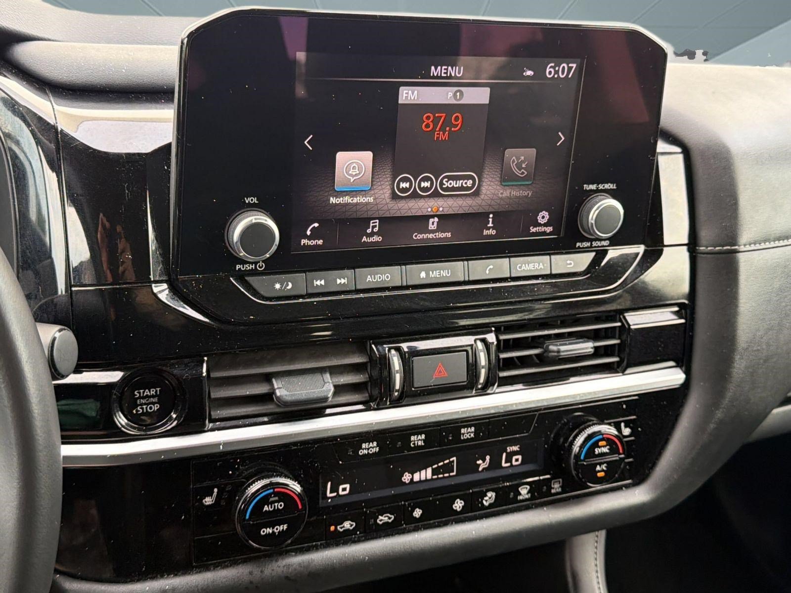 Used 2025 Nissan Pathfinder SV AWD/4WD image 21