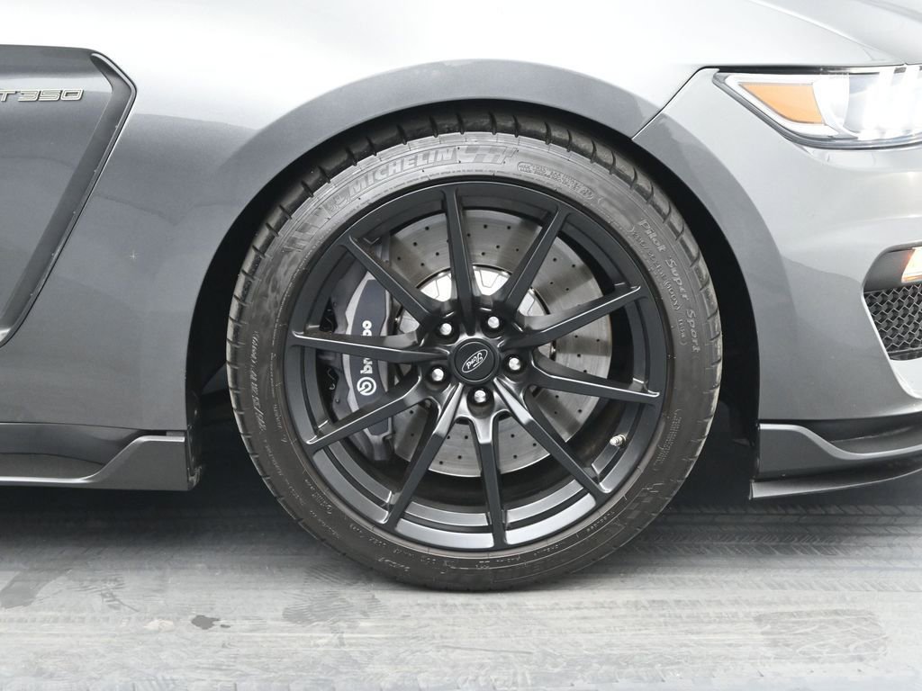 Used 2016 Ford Mustang Shelby GT350 w/ Technology Package image 22
