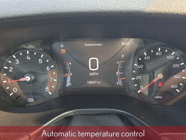 Used 2025 Jeep Compass Limited w/ Sun & Sound Group AWD/4WD image 12