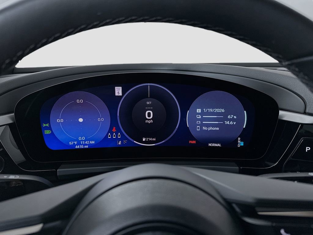 Certified 2025 Porsche Macan Electric image 13