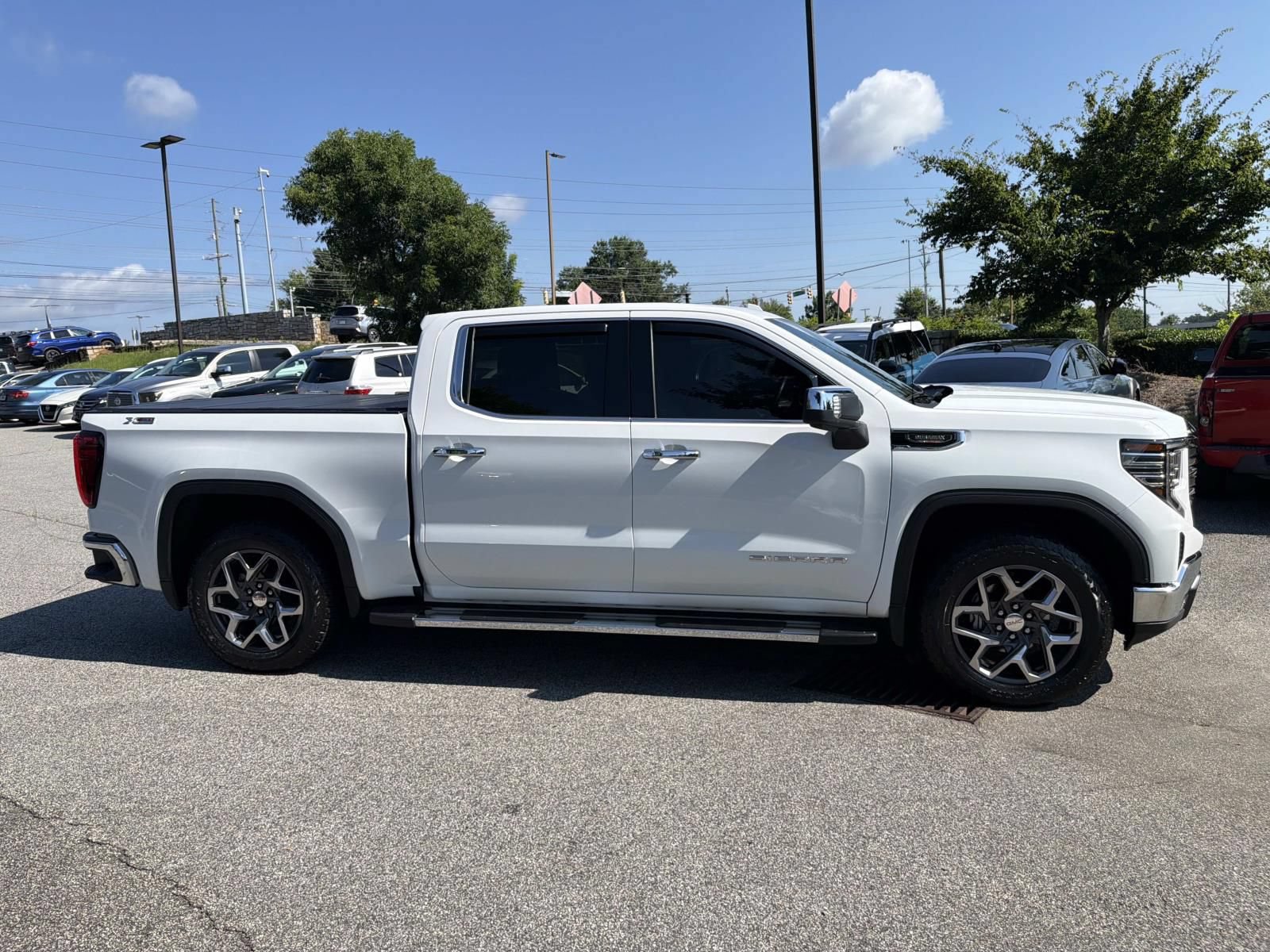 Used 2024 GMC Sierra 1500 SLT w/ X31 Off-Road Package AWD/4WD image 8