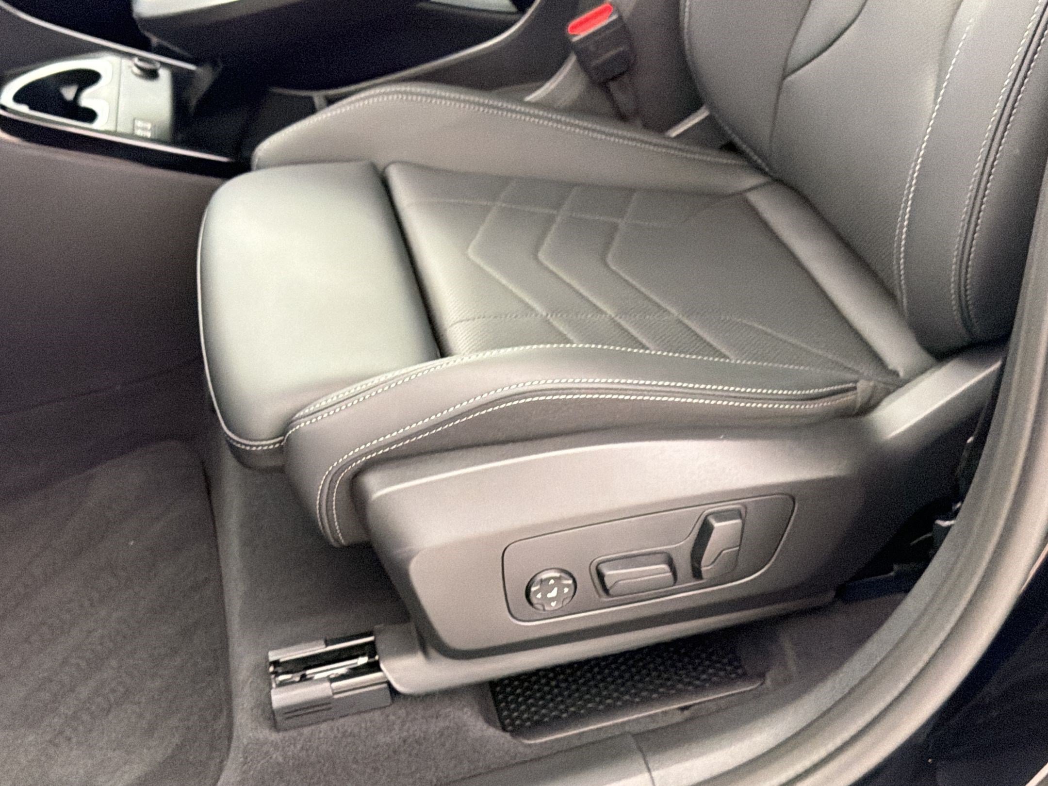 Certified 2026 BMW X1 xDrive28i AWD/4WD image 15