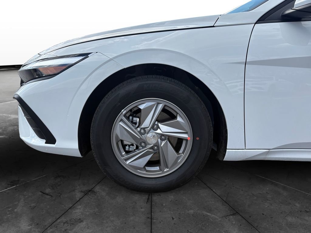 New 2026 Hyundai Elantra SE FWD image 14