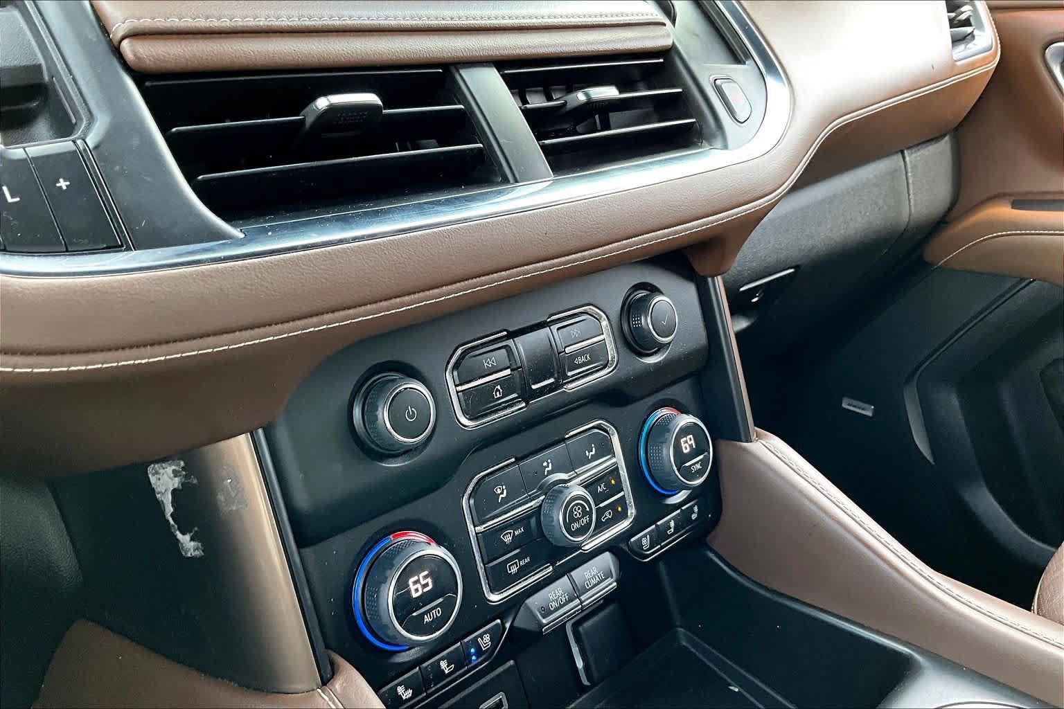 Used 2023 Chevrolet Tahoe High Country w/ LPO, Illumination Package RWD image 35