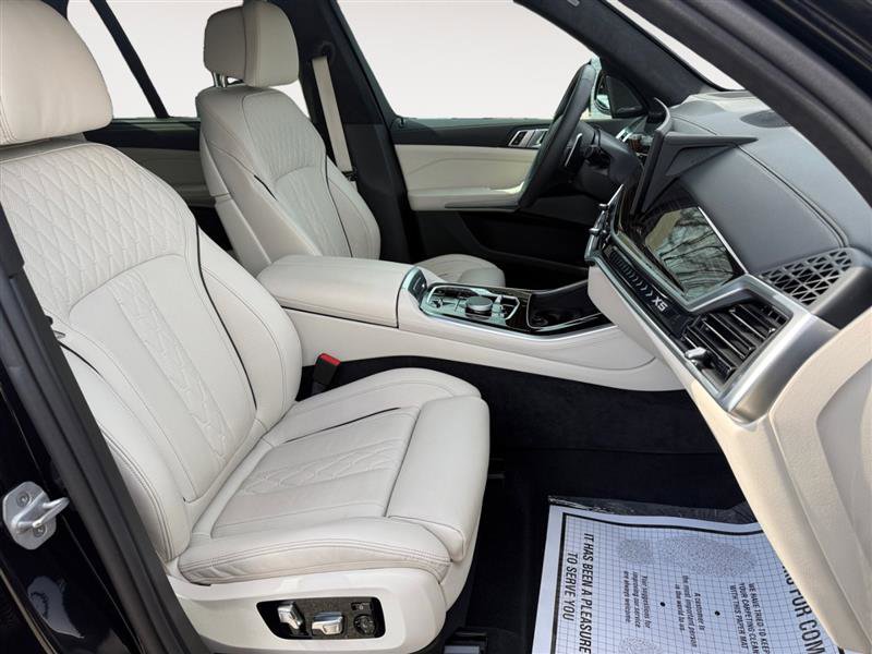 Used 2025 BMW X5 xDrive50e w/ M Sport Package AWD/4WD image 19