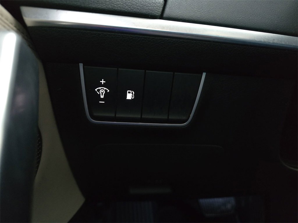 Used 2018 Kia Stinger Premium image 25