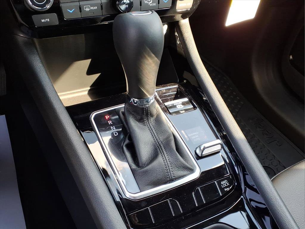 New 2026 Jeep Compass Latitude image 17