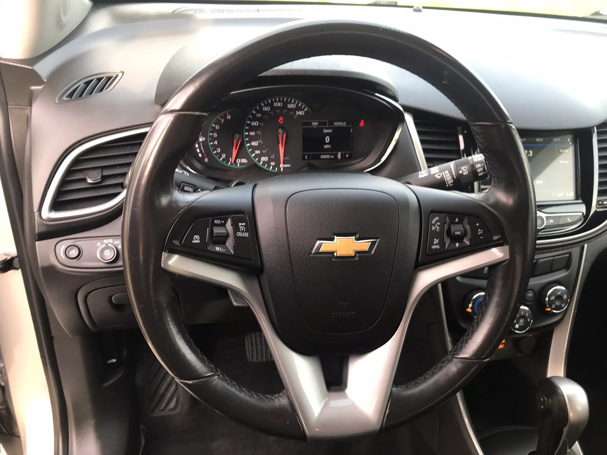 Used 2018 Chevrolet Trax LT w/ LT Convenience Package AWD/4WD image 16