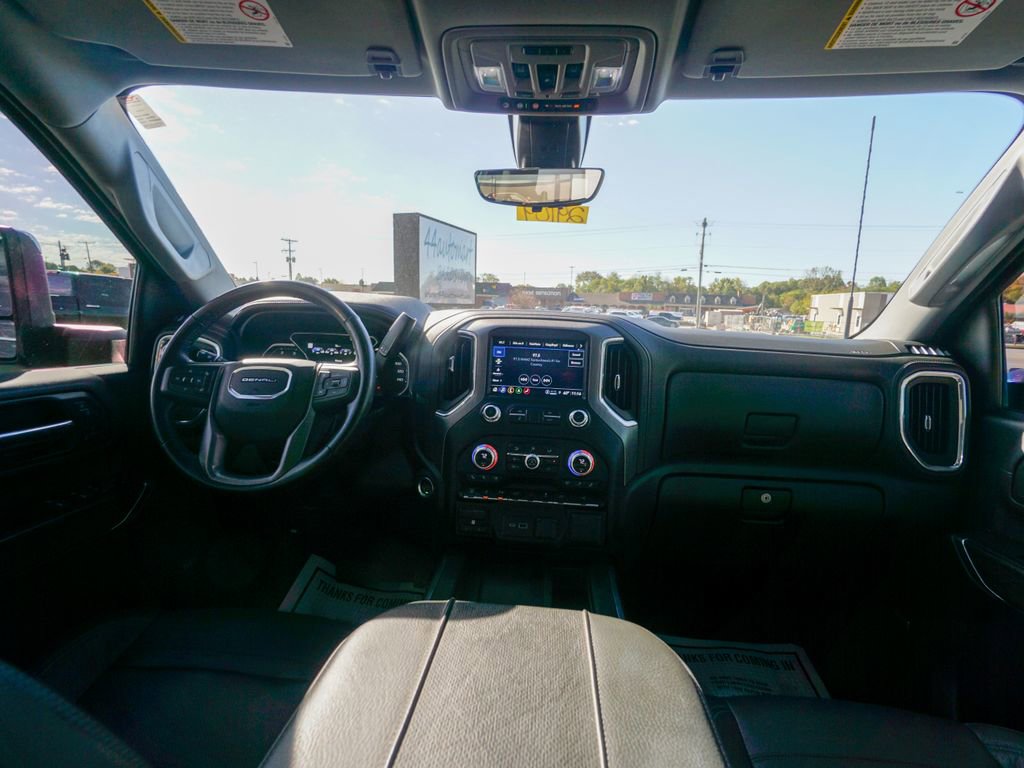 Used 2023 GMC Sierra 3500 Denali w/ Denali Ultimate Package image 2