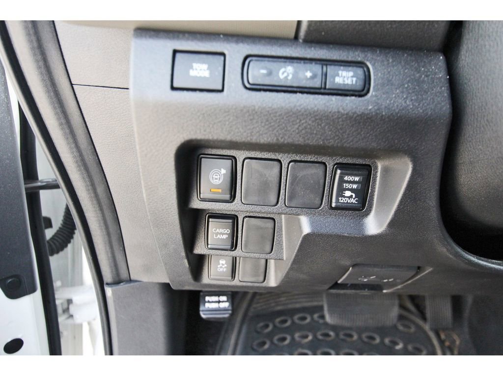 Used 2023 Nissan Frontier SV w/ SV Convenience Package image 17