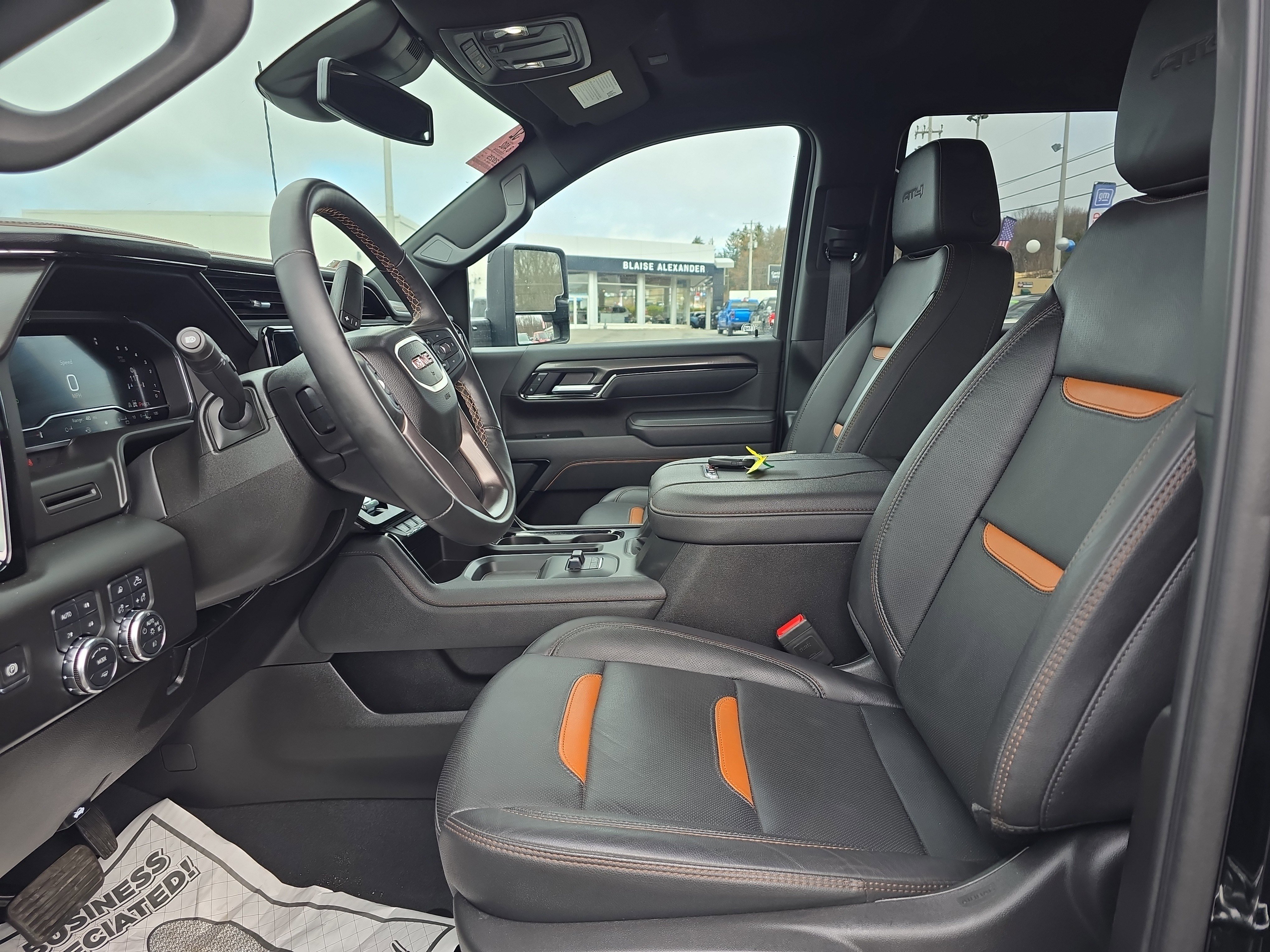 Used 2025 GMC Sierra 2500 AT4 AWD/4WD image 12