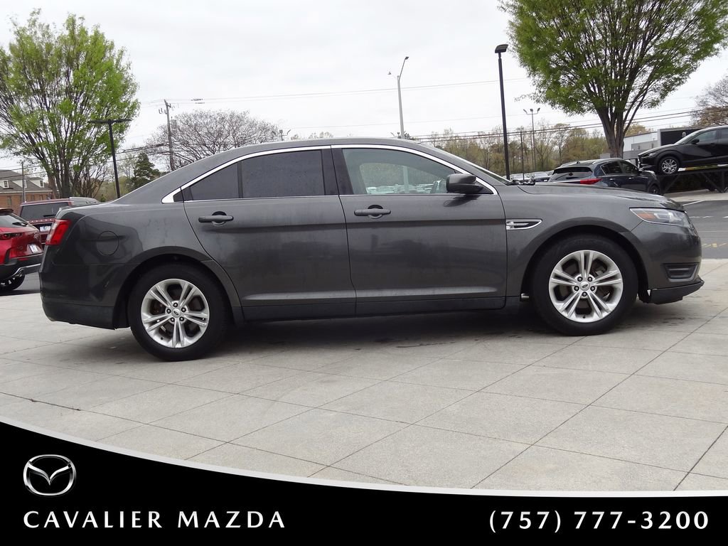 Used 2015 Ford Taurus SEL image 3
