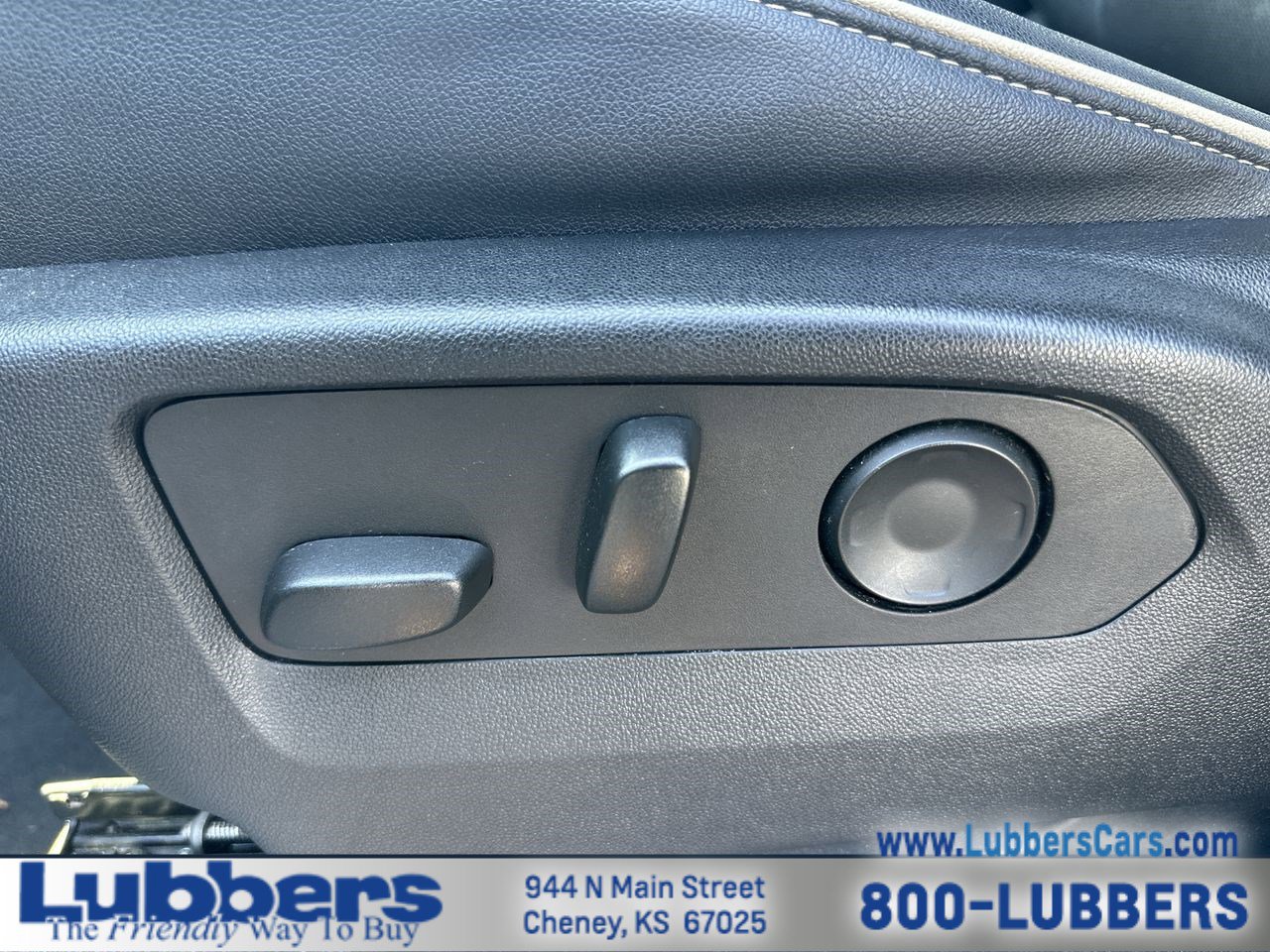 Used 2023 Chevrolet Suburban Premier image 12