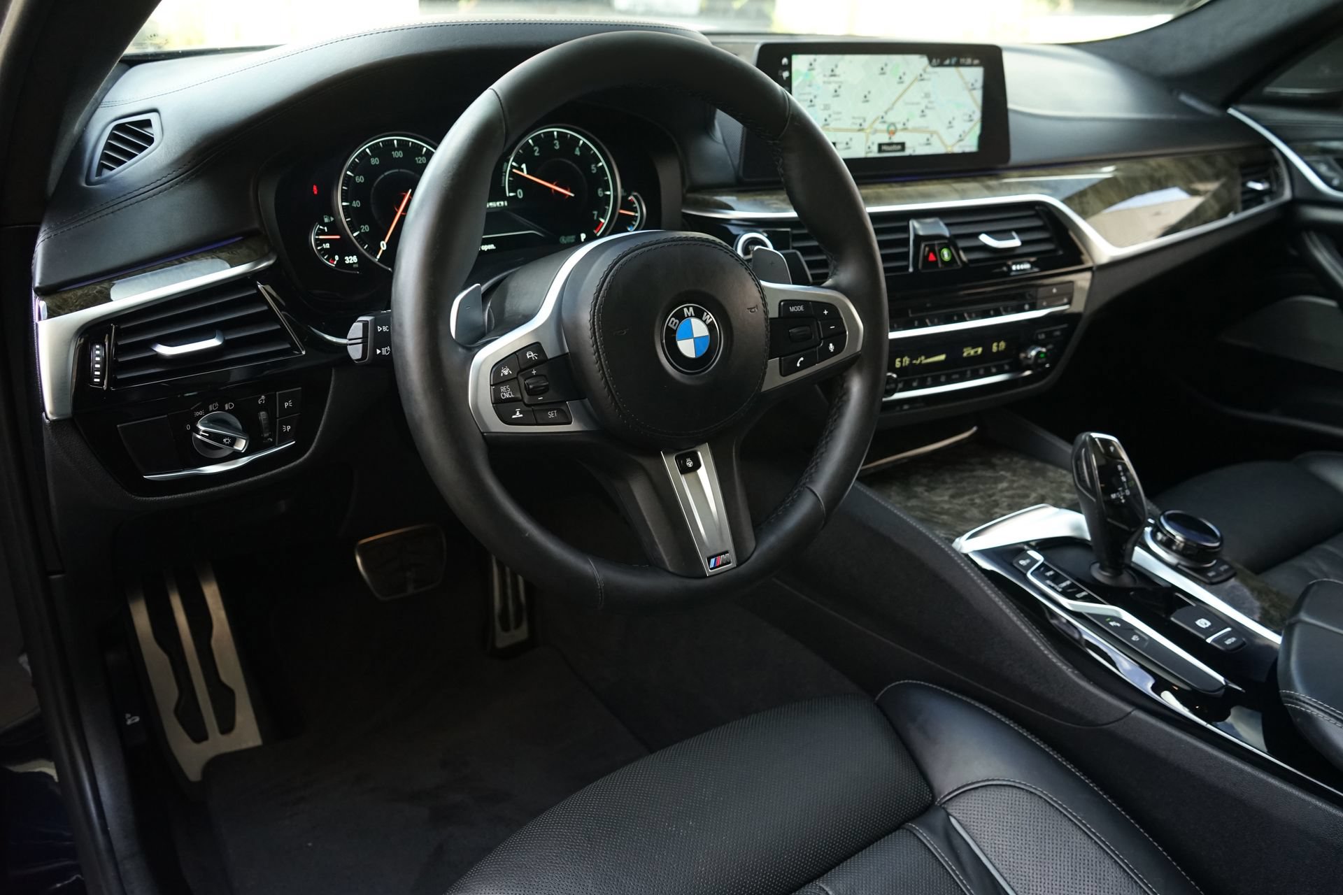 Used 2018 BMW M550i xDrive w/ Driving Assistance Package AWD/4WD image 2